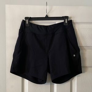 WILLIT Women's Black Athletic Shorts size 4 brand new waist elastic 28” inseam 5